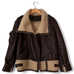 Gently used. 
🤎 On-Trend FW2025🤎
🧥 Members Only— Aviator Jacket!